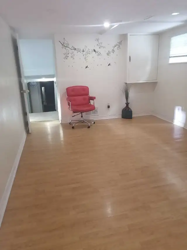 Lg 2 Bedrooms - Don Mills and McNicol - Photo 9