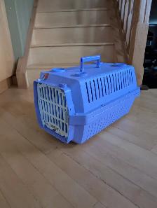 Voyageur Model 100 Small Purple Pet Carrier
