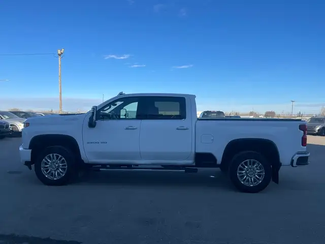 2022 Chevrolet SILVERADO 2500HD High Country/6.6L GAS/NAVI/CAM/L - Photo 4