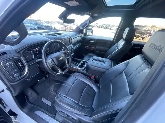 2022 Chevrolet SILVERADO 2500HD High Country/6.6L GAS/NAVI/CAM/L - Photo 14