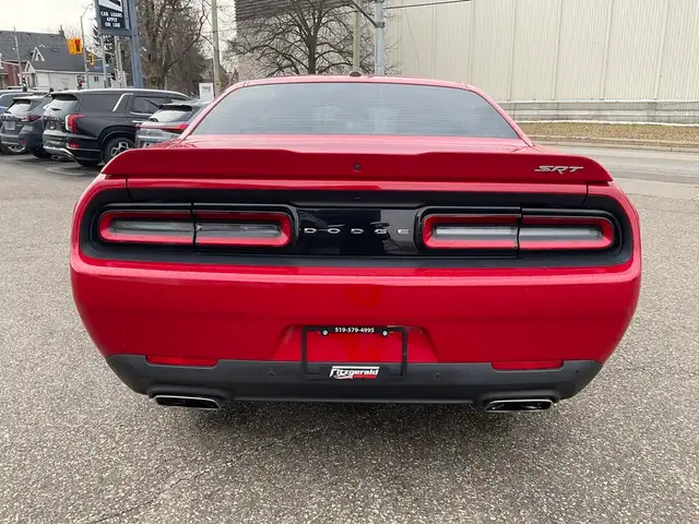 2015 Dodge Challenger SRT 392 - LTHR! NAV! BACK-UP CAM! BSM! COO - Photo 6