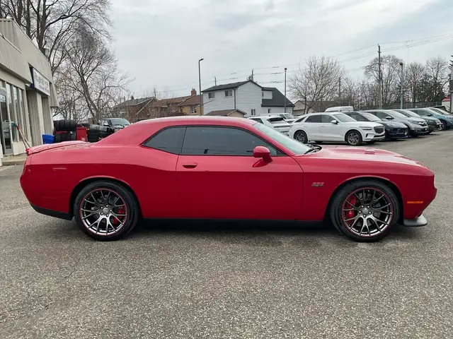 2015 Dodge Challenger SRT 392 - LTHR! NAV! BACK-UP CAM! BSM! COO - Photo 8