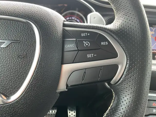 2015 Dodge Challenger SRT 392 - LTHR! NAV! BACK-UP CAM! BSM! COO - Photo 18