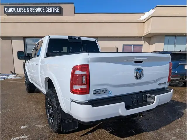 2024 Ram 3500 Longhorn 6.7L/Touchscreen Nav/Sunroof/Cam - Photo 12