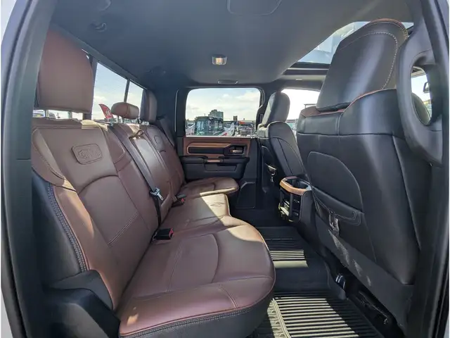 2024 Ram 3500 Longhorn 6.7L/Touchscreen Nav/Sunroof/Cam - Photo 21