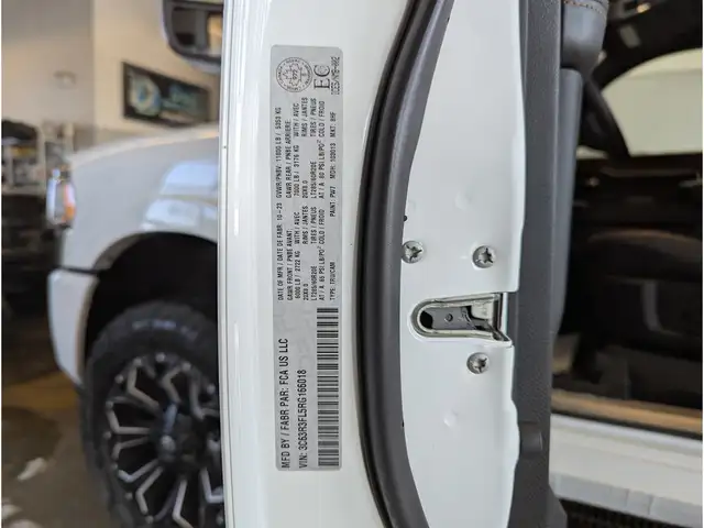 2024 Ram 3500 Longhorn 6.7L/Touchscreen Nav/Sunroof/Cam - Photo 26