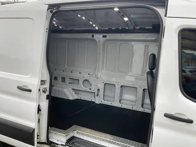 2022 Ford Transit T-250 Van Med. Roof w/Sliding Pass. 130-in. WB - Photo 10