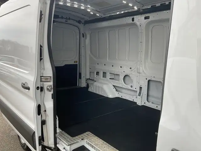2022 Ford Transit T-250 Van Med. Roof w/Sliding Pass. 130-in. WB - Photo 11
