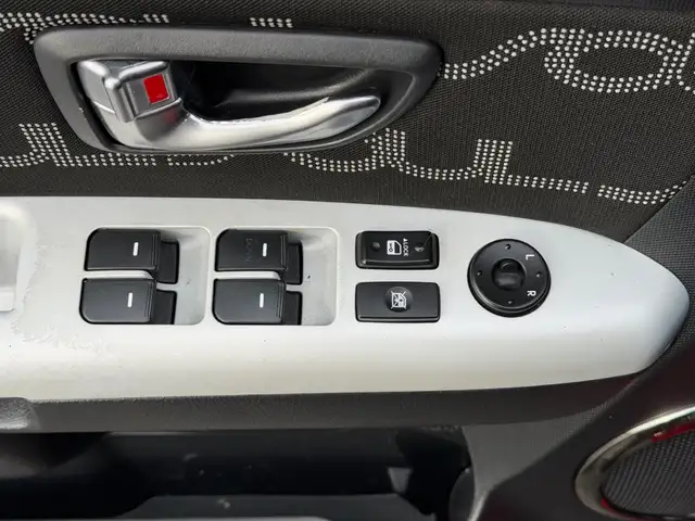 2012 Kia Soul 5dr Wgn Auto 2u, Fuel Efficient, FREE 10,000 KM CO - Photo 19