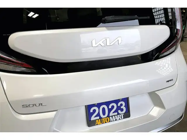 2023 Kia Soul LEATHER | NAV | SUNROOF | BLIND SPOT - Photo 8