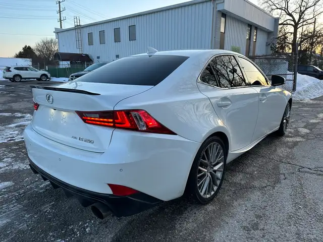 2015 Lexus IS 250 AWD - Photo 4