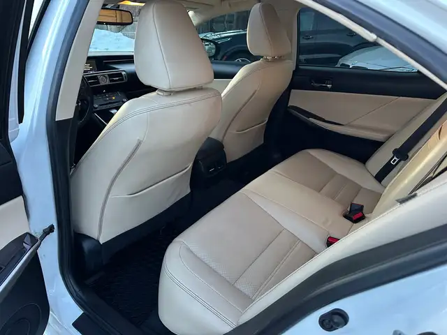 2015 Lexus IS 250 AWD - Photo 18