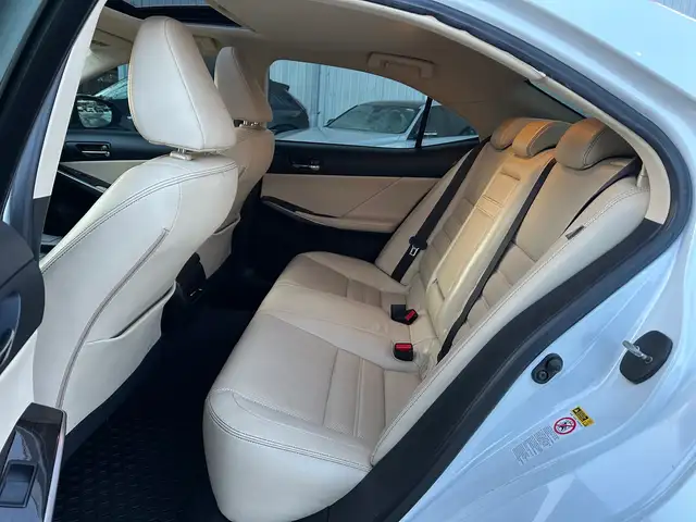 2015 Lexus IS 250 AWD - Photo 19