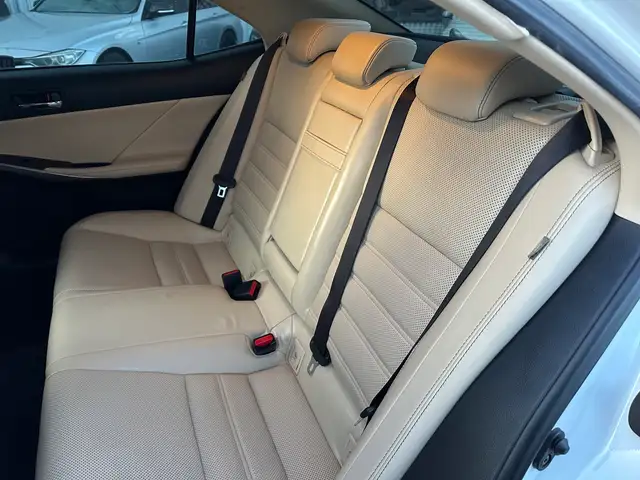 2015 Lexus IS 250 AWD - Photo 20