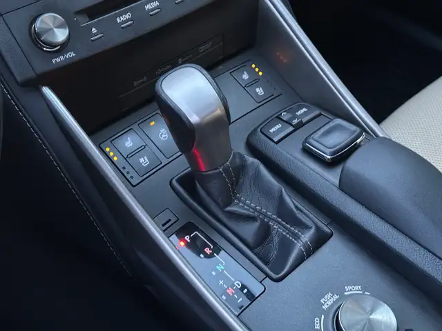 2015 Lexus IS 250 AWD - Photo 34