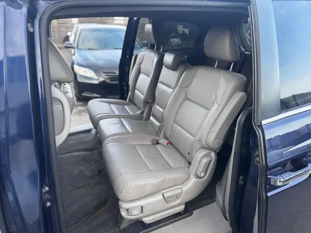 2014 Honda Odyssey EX-L with Navigation - Photo 13