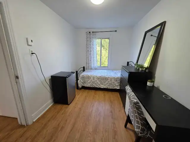 ROOM RENTALS/FURNISHED BEDROOMS FOR RENT/CHAMBRE MEUBLÉE A LOUER - Photo 8