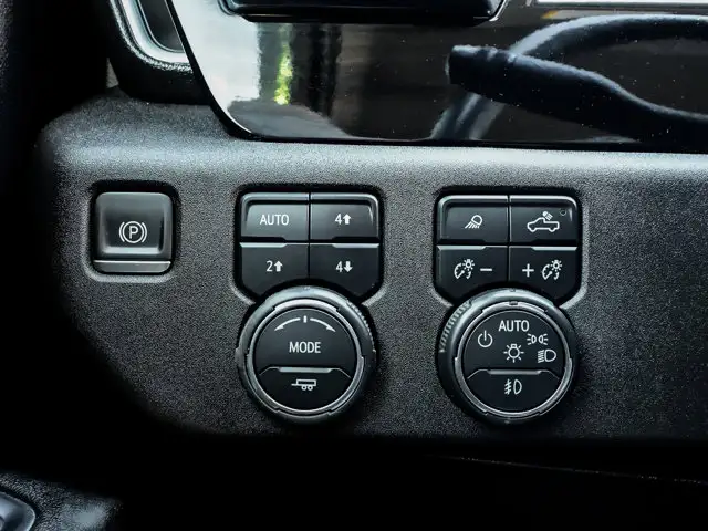 2024 Chevrolet Silverado 2500HD LTZ 6.6L Duramax - Photo 20