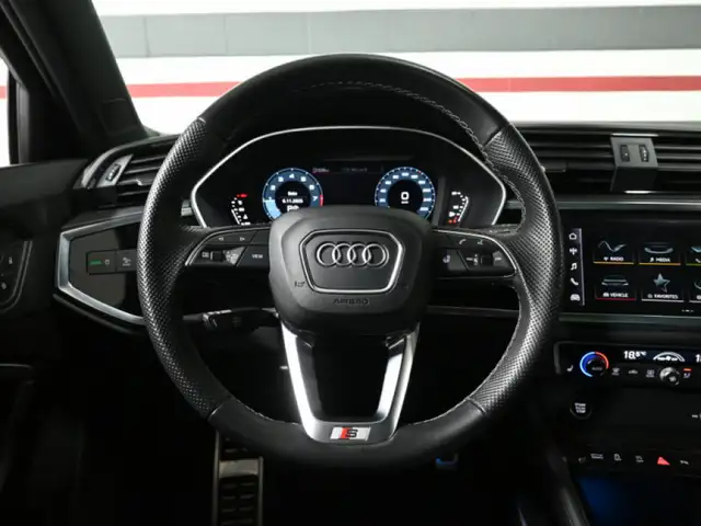 2024 Audi Q3 Progressiv S-Line Panoramic Roof Ambient Light - Photo 13