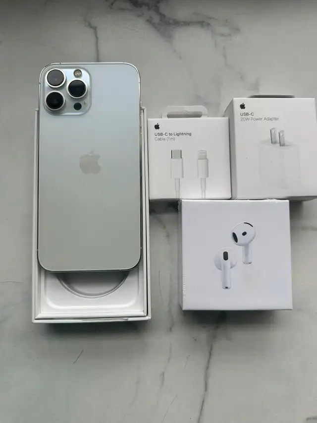 iPhone 13 Pro Max 128GB AirPods & Fast Charger