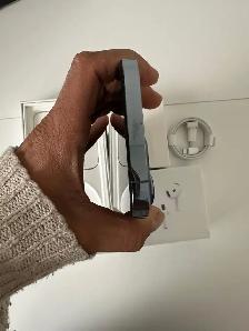 iPhone 13 Pro Max 256GB AirPods & Fast Charger - Photo 6