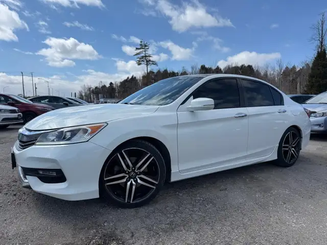 2017 HONDA ACCORD SPORT | LOW KM | SUPER CLEAN - Photo 3