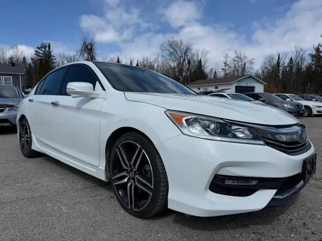 2017 HONDA ACCORD SPORT | LOW KM | SUPER CLEAN - Photo 7