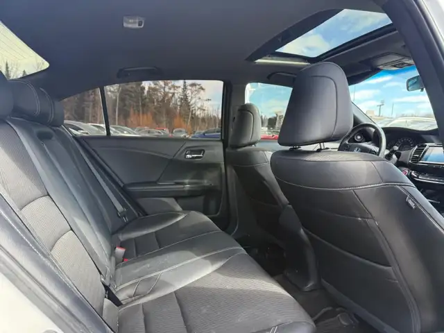 2017 HONDA ACCORD SPORT | LOW KM | SUPER CLEAN - Photo 12