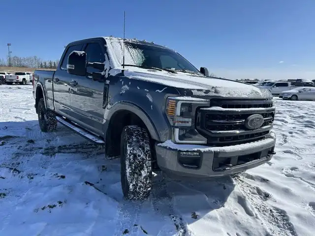 2022 Ford Super Duty F-350 SRW LARIAT 6.7L Tremor Off-Road - Photo 2