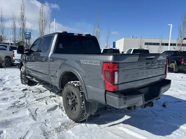 2022 Ford Super Duty F-350 SRW LARIAT 6.7L Tremor Off-Road - Photo 4