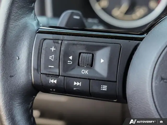 2023 Nissan Rogue SL - Photo 17