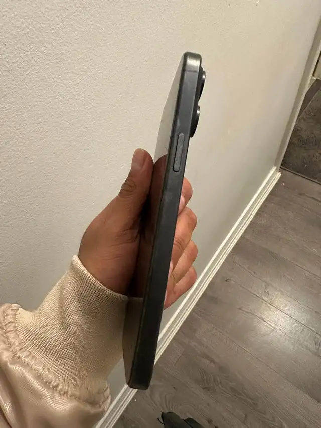 iPhone 15 Pro Max 512gb 84% battery Airpods Pkg/Delivery - Photo 4