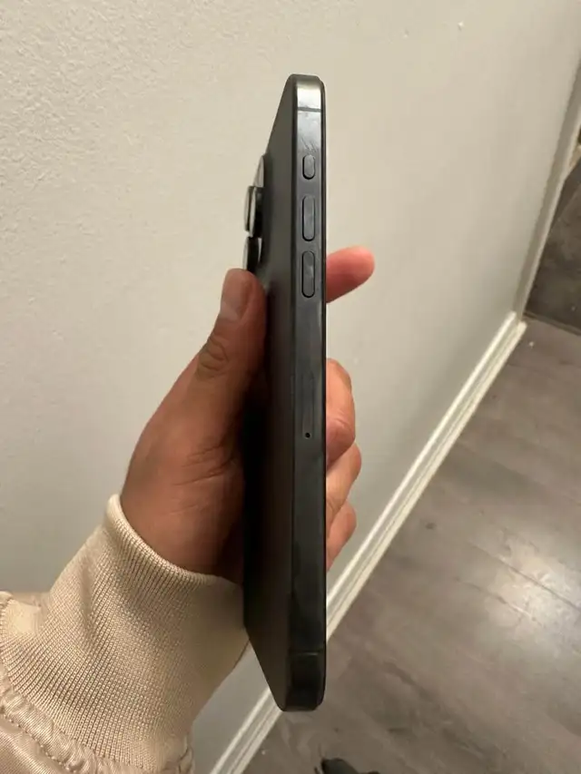 iPhone 15 Pro Max 512gb 84% battery Airpods Pkg/Delivery - Photo 6