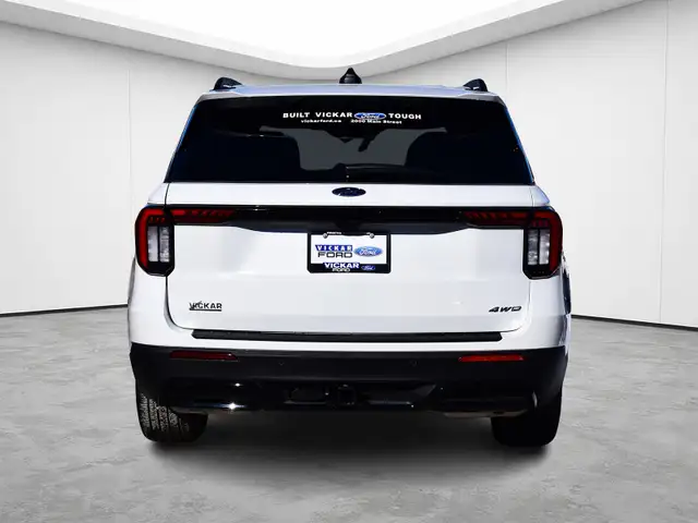 2026 Ford Explorer ST-Line - Photo 6