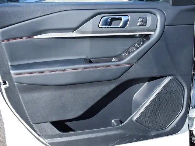 2026 Ford Explorer ST-Line - Photo 11