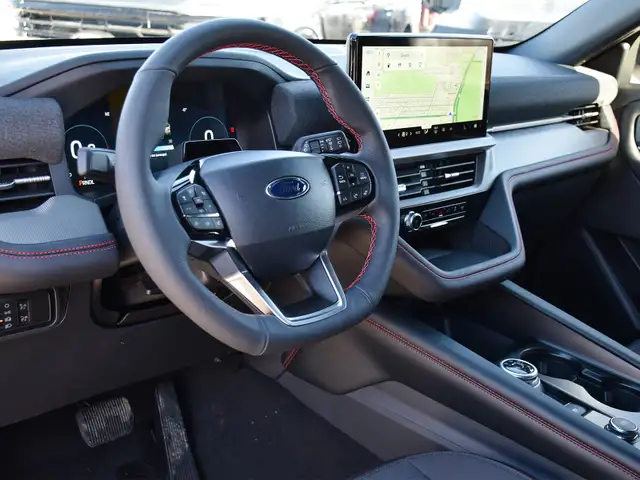 2026 Ford Explorer ST-Line - Photo 13