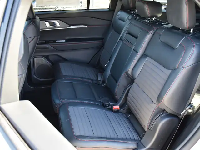 2026 Ford Explorer ST-Line - Photo 16