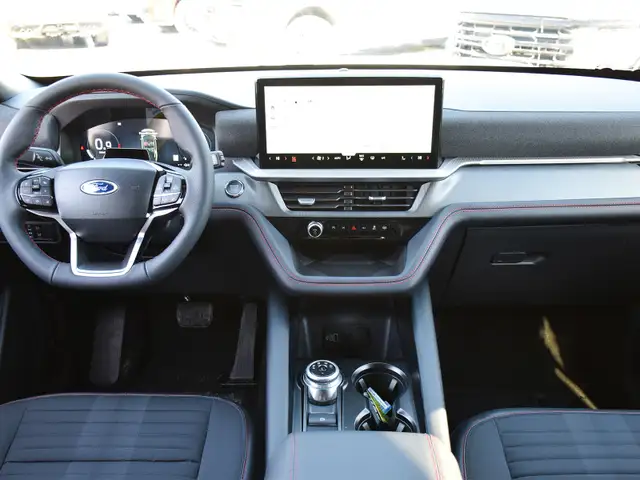 2026 Ford Explorer ST-Line - Photo 17