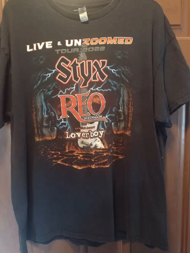REO Loverboy and Styx concert tee-shirt size XL