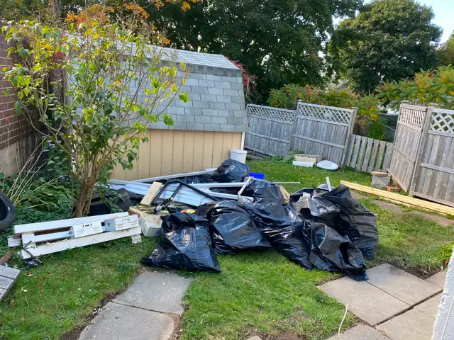 Don’t Over Pay With Those Other Guys On Junk / Garbage Removal - Photo 2