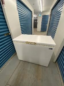 WHITE COMPACT CHEST FREEZER - Photo 10