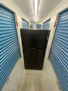 BLACK GE TOP FREEZER