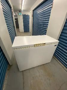 WHITE COMPACT FREEZER - Photo 9