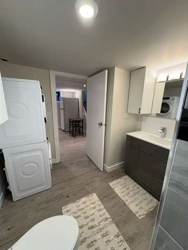 MOOSE JAW FURNISHED SUITE RENTAL - Photo 10