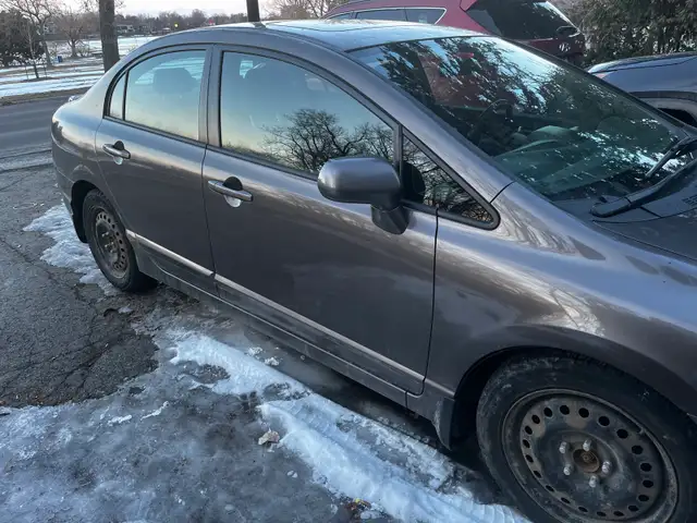 Honda civic 2010 LX-S - Photo 4