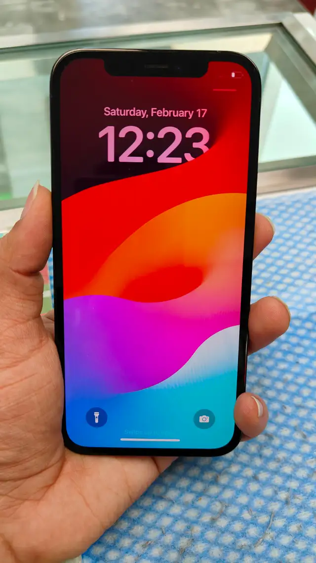 Unlocked iPhone 15 PROMAX (512GB)for$1150 with 1YR warranty!