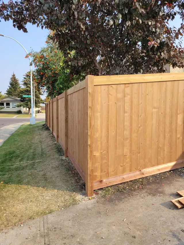 Fence/deck.Built to last. - Photo 4