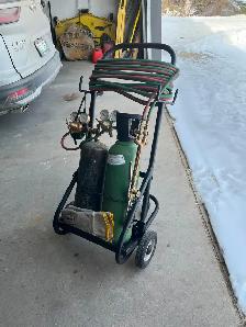 Oxygen/acetylene torch set with tanks