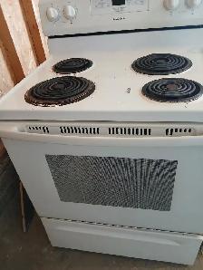 Amana Oven, Excellent Condition, White, like new, $ 100 cash
