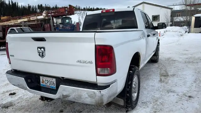 2011 DODGE RAM 2500HD 4X4 CREW CAB SHORT BOX OBO/TRADE - Photo 4